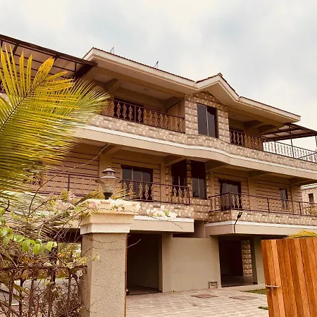 Neville'S Villa - Pet Friendly With Pool-3