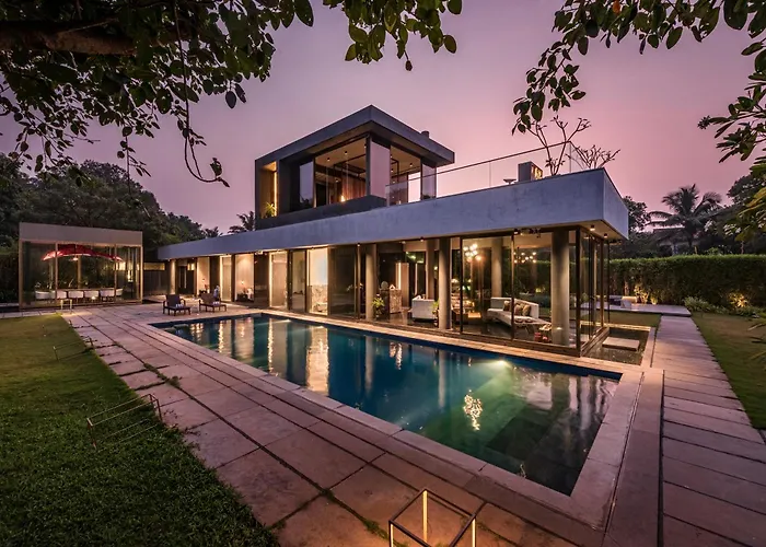Saffronstays Glasshouse 91 - 4Br Luxury Villa With Pool, Art Installations, Lawns & Outdoor Dining Alibag